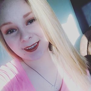 Meet your Posher, Devin